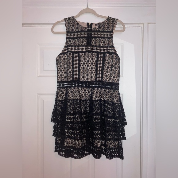EXPRESS BLACK DRESS SZ 8 - Picture 1 of 3